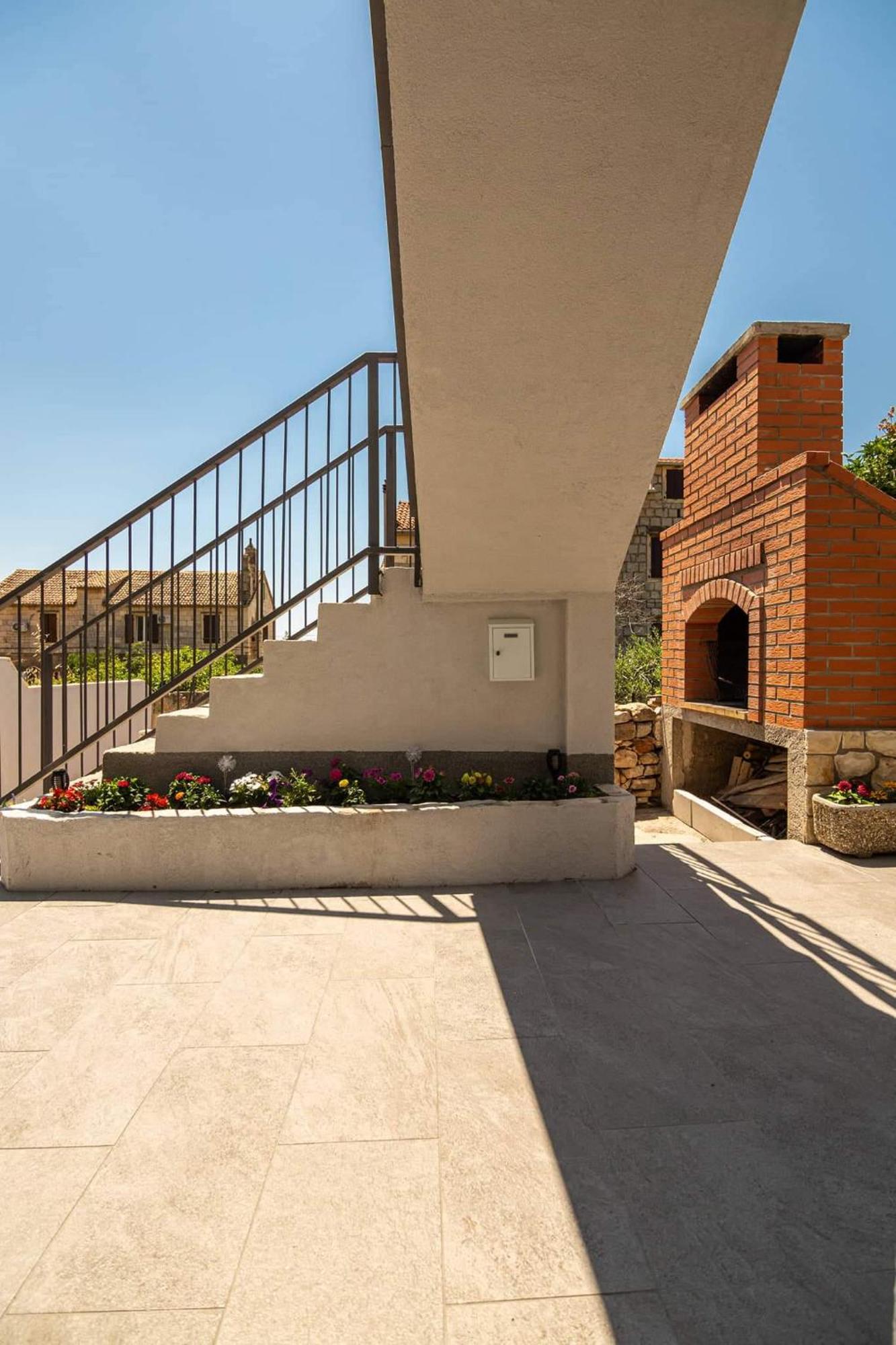 Apartment Karla Komiza Exterior photo